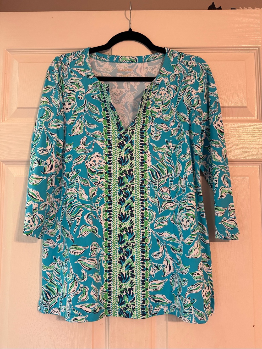 Lilly Pulitzer Blue Turquoise Floral Top with Gold Logo